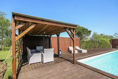 Piscine de l'établissement Gîte de France Bayat pour 5 personnes 4 épis - Gîte de France 5 personnes MAE-9354 ou située à proximité