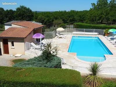 Piscine de l'établissement Le Viognier - Gîte - Lot (vallée de la Dordogne) ou située à proximité