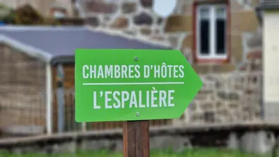 Certificat, récompense, panneau ou autre document affiché dans l'établissement La Lys Martagon