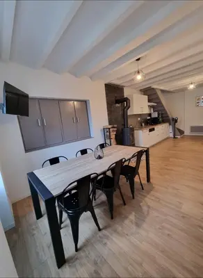 Cuisine ou kitchenette dans l'établissement Gîte 6 personnes Chez Max
