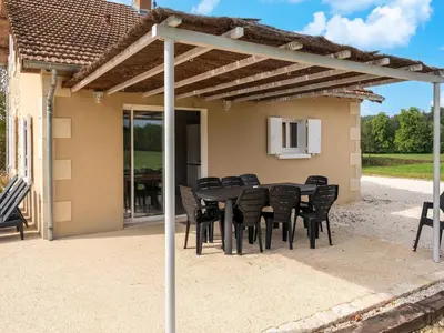 Terrasse ou espace extérieur de l'établissement Charming Holiday Home with Private Pool