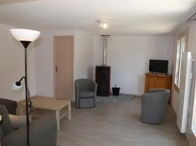 Télévision ou salle de divertissement dans l'établissement Gite 3 Grand Gîte 7-9 Personnes au Pied du Puy Mary