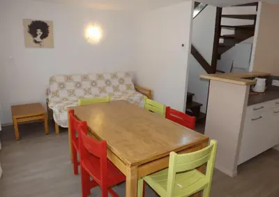 Cuisine ou kitchenette dans l'établissement Gite 12 Gîte au Puy Mary Hébergement Confortable pour Familles et Amis