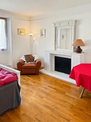 Coin salon dans l'établissement La maison Hortensias Vic-Sur-Cère - 4pers