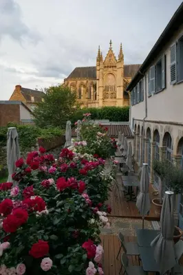 Jardin de l'établissement Les Chambres du Cloître, la Confiseuse
