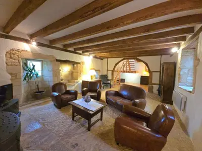 Coin salon dans l'établissement Holiday Home Geräumiges Ferienhaus mit Charme in der Dordogne by Interhome