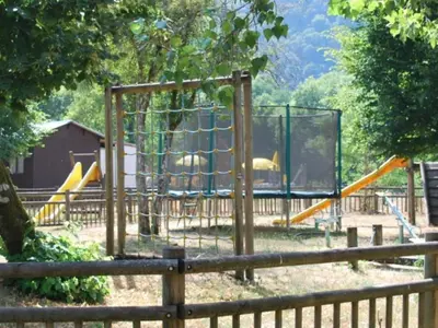 Aire de jeux pour enfants de l'établissement Mobil-home cosy 4 pers avec terrasse - API-1-52-1239
