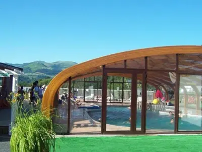 Piscine de l'établissement Mobil home avec Terrasse - 4 Pers, 2 Chambres - API-1-52-1237 ou située à proximité