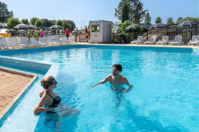 Piscine de l'établissement Cottage 4p 2Bdrms AirConPremium ou située à proximité