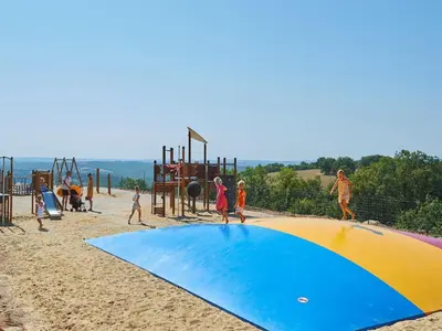 Aire de jeux pour enfants de l'établissement Villa in Lanzac with Private Garden