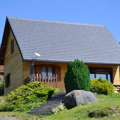 Chalet charmant à Saint-Gènes-Champespe avec parking privé