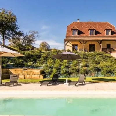 Poolside Luxury Villa in Montignac