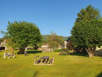 Jardin de l'établissement TRUITE FARIO, FISH AND GITES