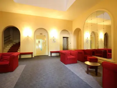 Coin salon dans l'établissement La Bourboule - Appartement T2 bis en centre, parking inclus - FR-1-608-53