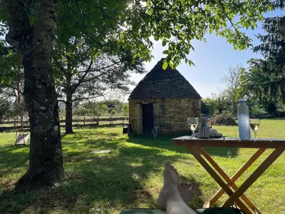 Jardin de l'établissement le bon chemin roulotte