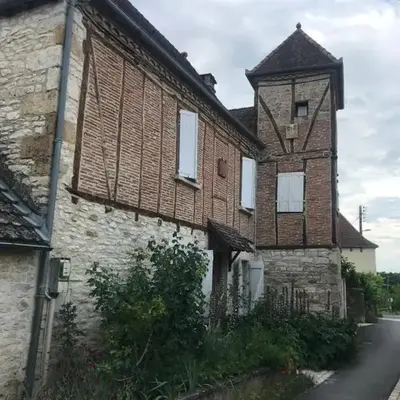Le pigeonnier maison de caractère logement 4 personnes La maisonnette rénovée logement 2 personnes