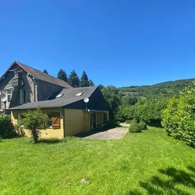 Maison lumineuse et spacieuse avec terrain