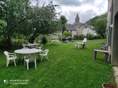 Jardin de l'établissement Lilas, Gîte Saint Antoine, Orcival, Entre Sancy et Volcans.