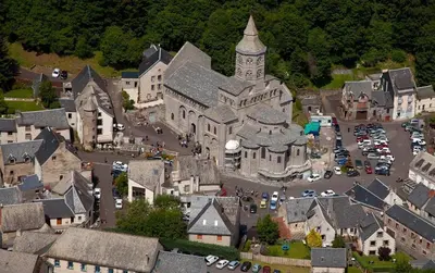 Vue panoramique sur l'établissement Iris, Gîte Saint Antoine, Orcival, entre Sancy et Volcans d'Auvergne